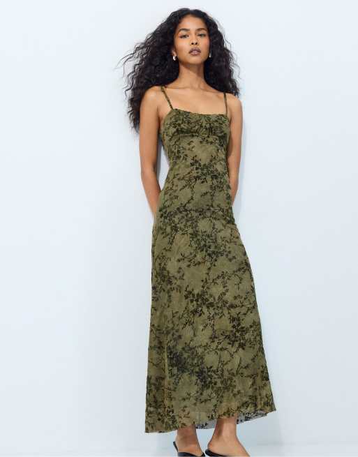 Stradivarius - Vestito midi kaki floccato con spalline sottili, 5 di 7