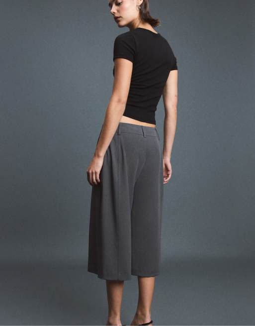 Stradivarius vida bermudashorts med korsad midja i mörkgrått, 3 av 7