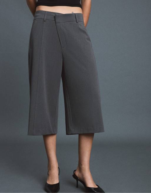Stradivarius vida bermudashorts med korsad midja i mörkgrått, 5 av 7