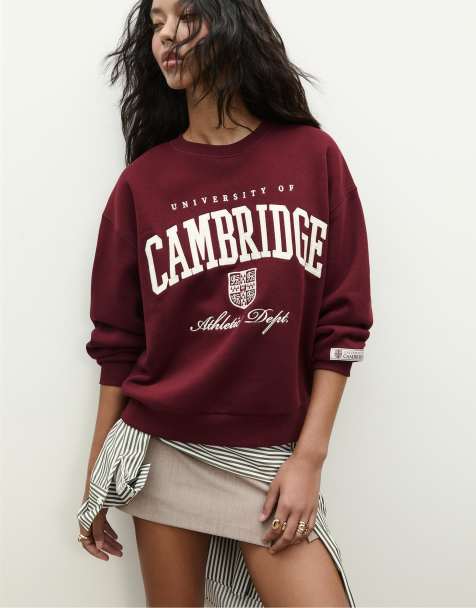 Stradivarius – Vinröd sweatshirt med broderi - view 1