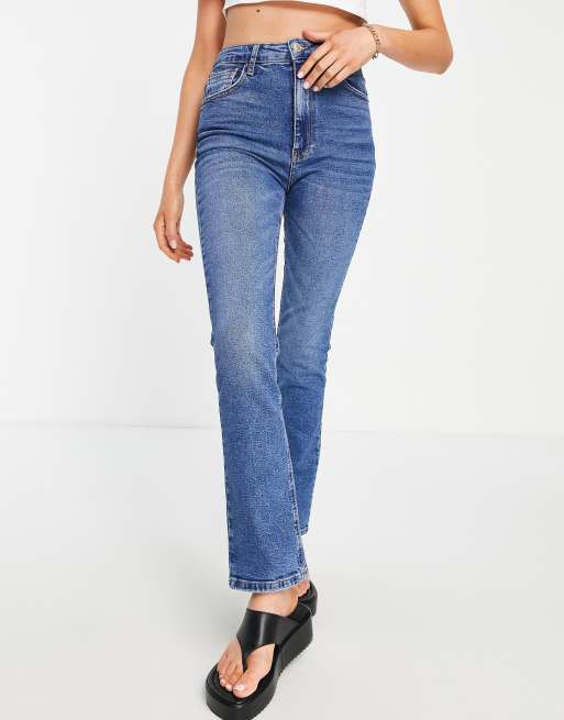 Stradivarius vintage fit straight jeans in mid wash | ASOS