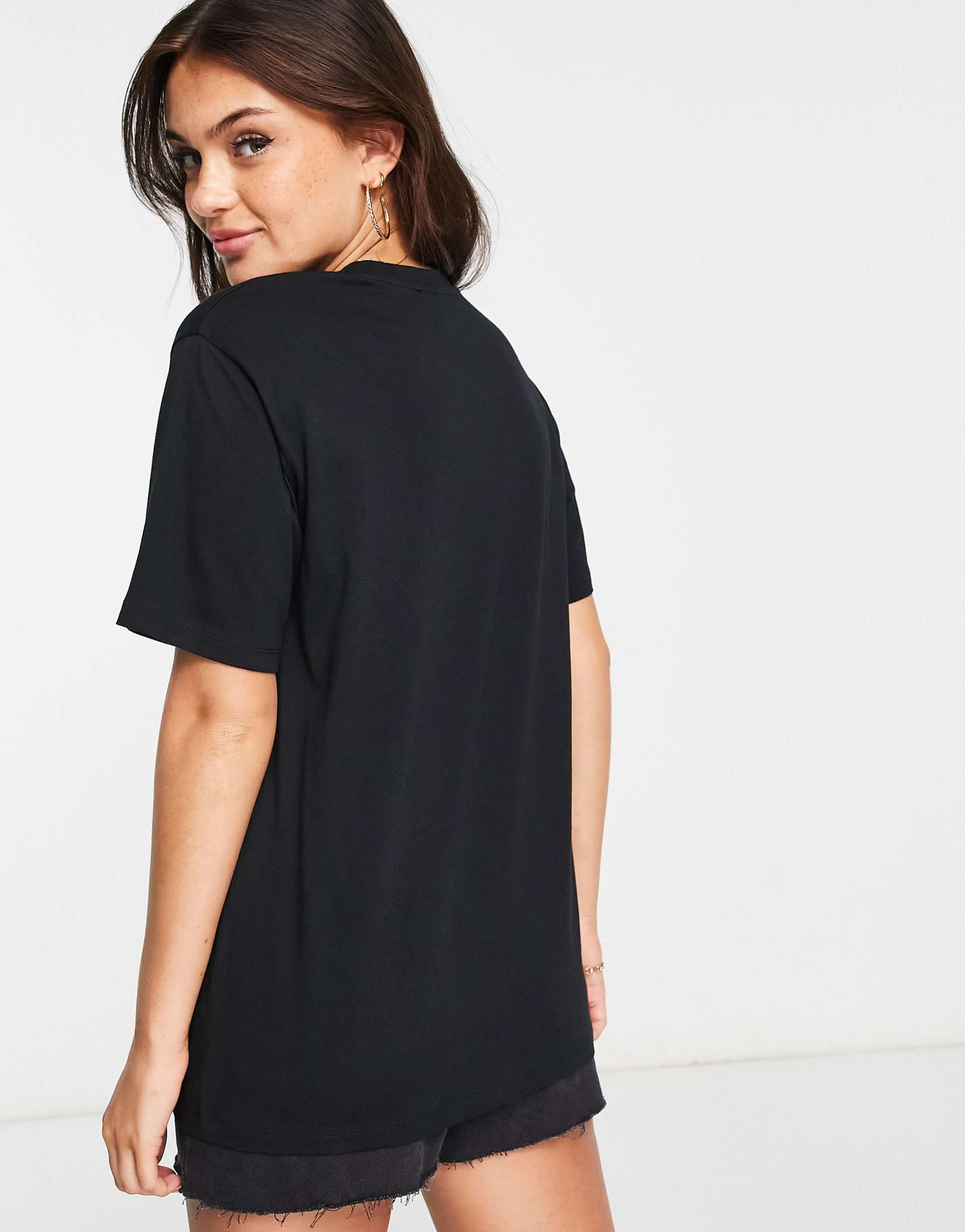 Stradivarius vintage graphic t-shirt in black view 3