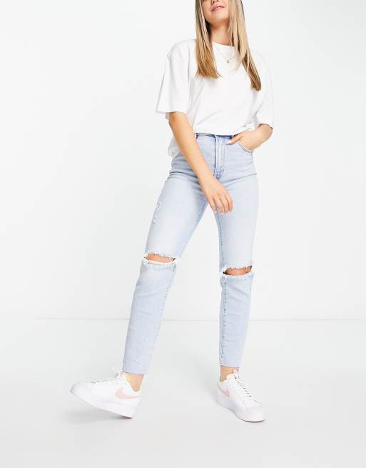Stradivarius – Vintageblå slim mom jean med stretch och slitningar