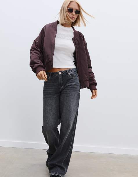 Stradivarius – Vit, figurnära t-shirt med strass - view 1