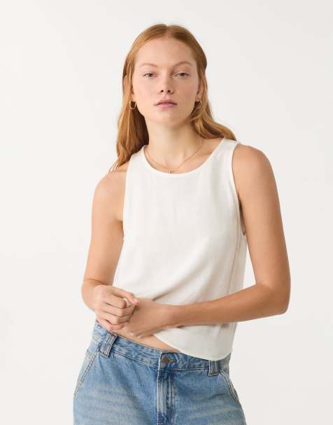 Stradivarius – Vit topp i mockaimitation med brottarringning - view 1