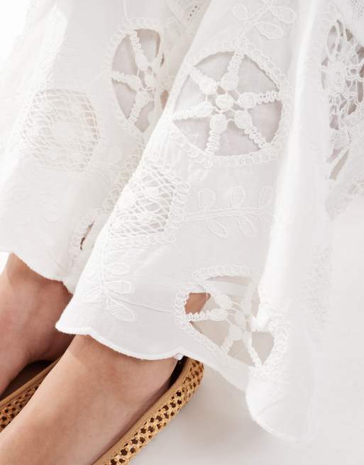 Stradivarius – Vita byxor med utskurna detaljer i broderie anglaise, 3 av 5