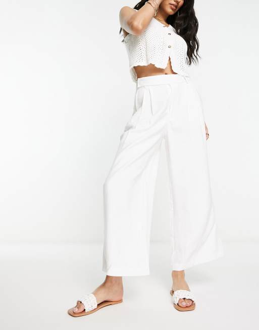 Stradivarius – Vita culotte-byxor i linnelook