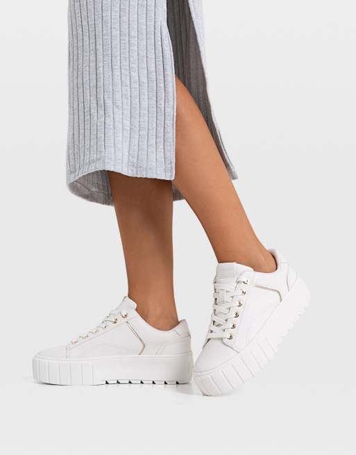 Stradivarius – Vita grova platåsneakers