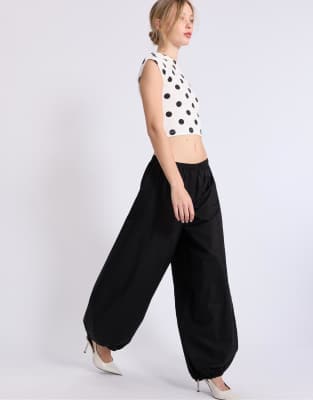 Voluminöse Hose aus Popeline in Schwarz Schwarz 2XS