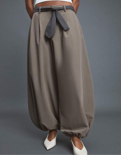 Stradivarius Voluminous sarouel trousers with tie belt in brown, 2 of 7