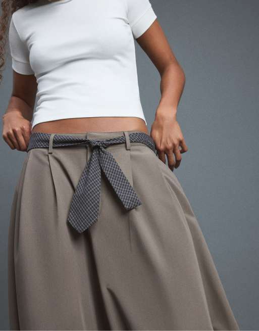 Stradivarius Voluminous sarouel trousers with tie belt in brown, 4 of 7