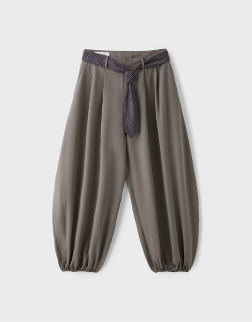 Stradivarius Voluminous sarouel trousers with tie belt in brown, 6 of 7