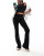 Thumbnail 1 van 5