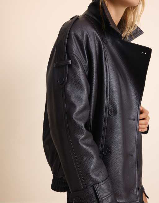 Stradivarius wattierte Jacke mit Kunstfellkragen-Detail in Braun, 4 von 7