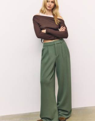 Stradivarius - Weiche, elegante Hose in Khaki-Grün