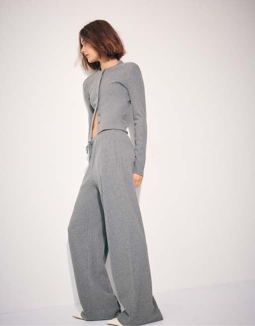 Stradivarius weiche, gerippte Hose in Dunkelgrau, 5 von 7