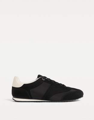 Stradivarius - Weiche Sneaker in Schwarz