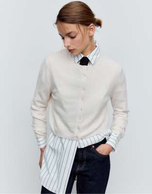 Stradivarius - Weiche Strickjacke in Steinbeige mit Knopfleiste-Weiß