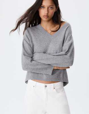 Stradivarius - Weicher Basic-Strickpullover in Dunkelgrau