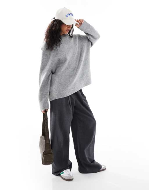 Stradivarius – Weicher Pullover in Grau mit Rundhalsausschnitt