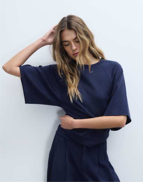 Stradivarius – Weiches, kurzärmliges T-Shirt in Marineblau - view 1