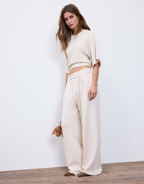 Stradivarius – Weiches, kurzärmliges T-Shirt in Steinbeige - view 1