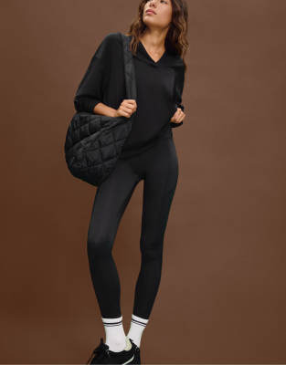Stradivarius - Weiches Oversize-Sweatshirt in Schwarz mit Kapuze