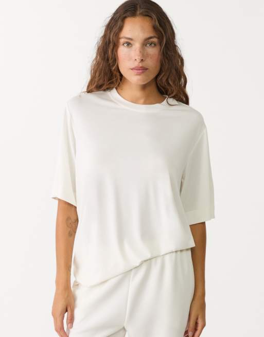 Stradivarius – Weiches Oversize-T-Shirt in Ecru mit Stehkragen