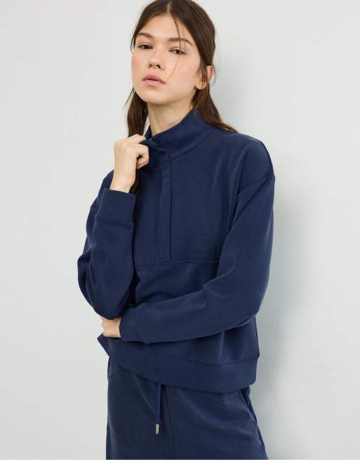 Stradivarius – Weiches Sweatshirt in Dunkelblau mit Reißverschluss, 2 von 7