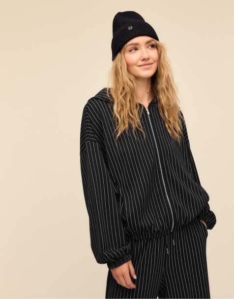 Stradivarius – Weiches Sweatshirt in Dunkelgrau gestreift - view 1