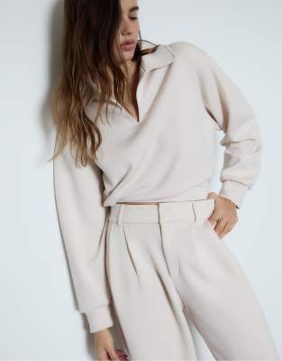 Stradivarius - Weiches Sweatshirt in Steinbeige-Neutral