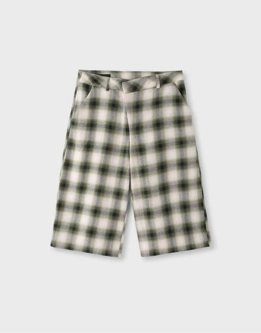 Stradivarius weit geschnittene Bermuda-Shorts mit Kreuzbund in Grün, 6 von 7