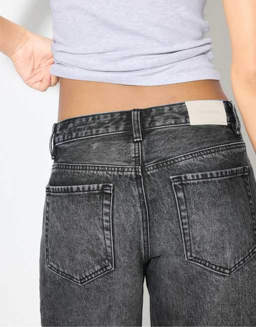 Stradivarius – Weite Bermuda-Jeansshorts in dunkelgrauer Denim-Waschung, 3 von 4