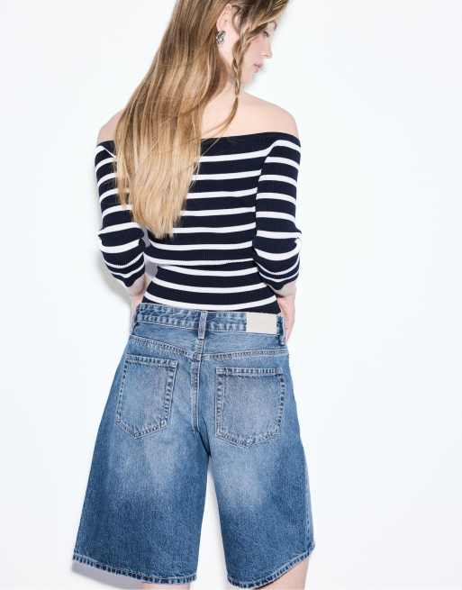 Stradivarius – Weite Bermuda-Jeansshorts in mittlerer Denim-Waschung, 3 von 4