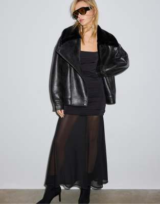 Stradivarius - Wendejacke in Schwarz