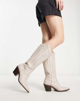 stradivarius chunky heeled chelsea boot in ecru