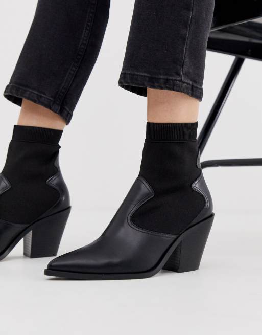 stradivarius pull on chelsea boots in black