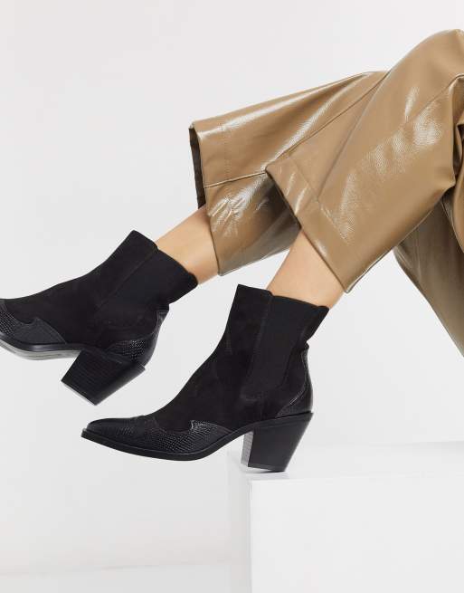 stradivarius pull on chelsea boots in black