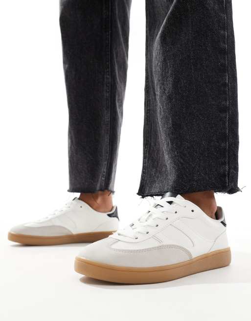  Stradivarius white trainer with brown sole