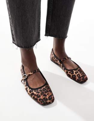 Stradivarius Wide Fit ballet shoe in leopard print-Multi