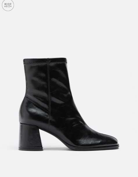 Stradivarius Wide fit. basic mid-heel ankle boots in black - view 1