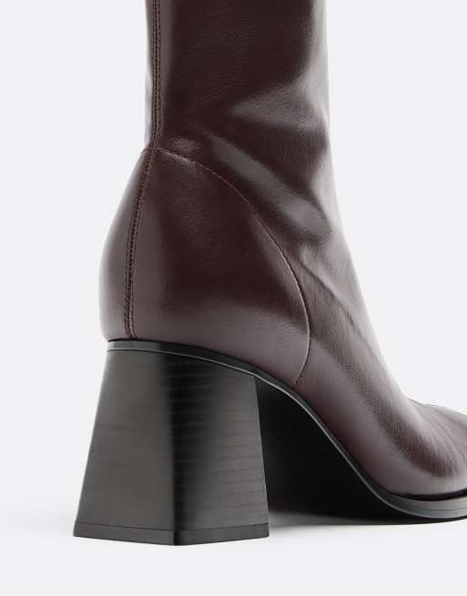 Stradivarius Wide Fit - Bordeauxrøde støvler med mellemhøj hæl og stretch øverst, 4 af 4
