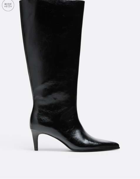 Stradivarius Wide fit kitten-heel boots in black - view 1