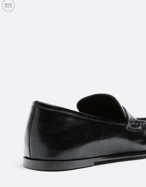Stradivarius Wide Fit loafer i læderlook i sort, 4 af 4