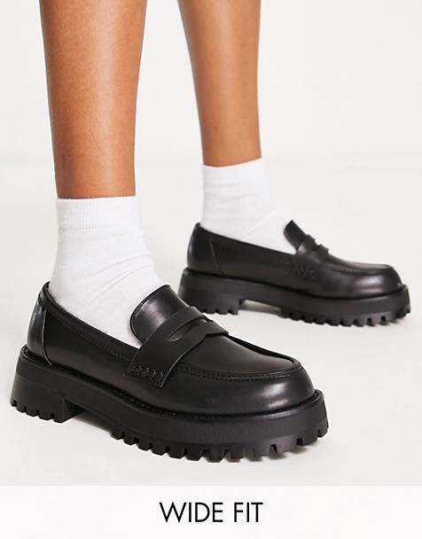 Totême Leder Loafer mit eckiger Kappe in Weiß Damen Schuhe Flache Schuhe Mokassins und Slipper 