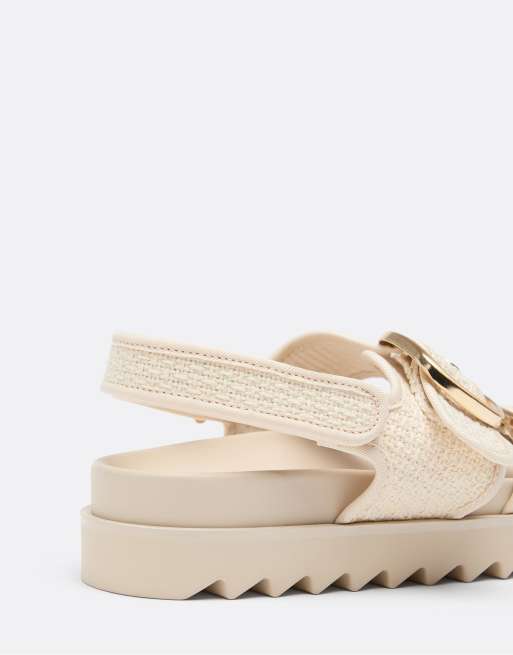Stradivarius – Wide Fit – Naturvita, platta sandaler med tyg, 2 av 4