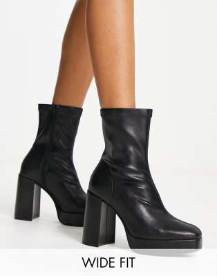 Stradivarius Wide Fit Platform Heeled Boot In Black In Black