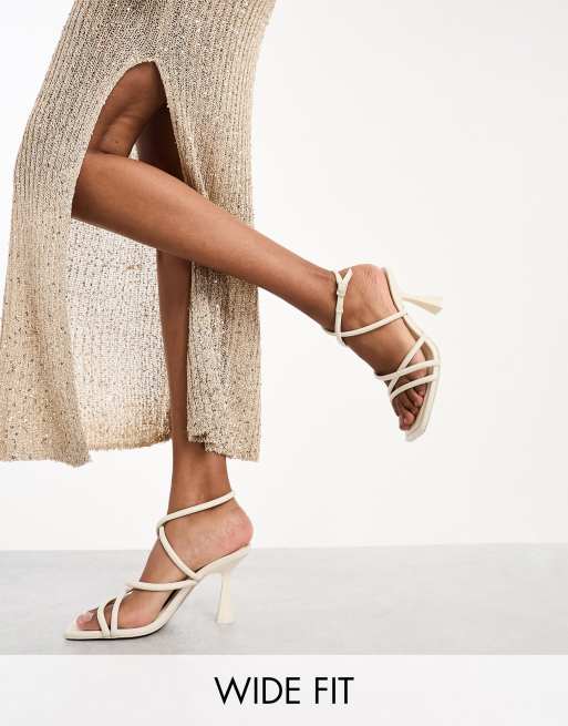 Stradivarius Wide Fit – Sandały na obcasie z cienkimi paskami i kwadratowymi noskami w kolorze ecru
