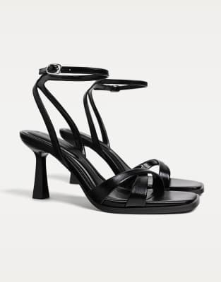 Stradivarius Wide Fit - Schwarze Sandaletten mit hohem Absatz