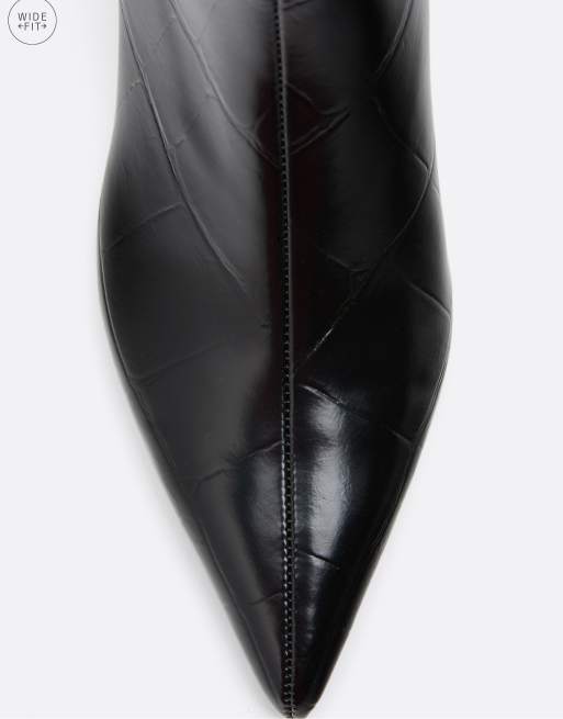 Stradivarius Wide Fit Stiefeletten mit Kitten-Heel in Schwarz, 3 von 4